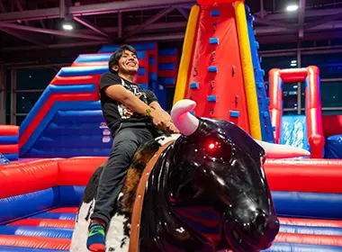 Inflata Park (120 min) – Mallplaza NQS. *Válido de lunes a domingo.